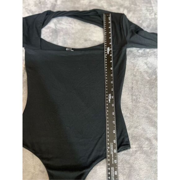 Revolve SER.O.YA Top Womens Small Black Bodysuit Cutout Twist Back Long Sleeve - Picture 6 of 8